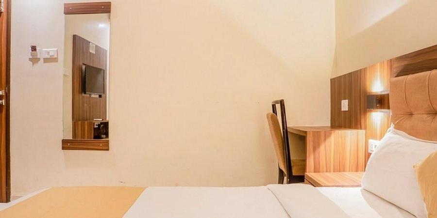 Hotel Emerald Near T2 International Airport Mumbai — Photos 1