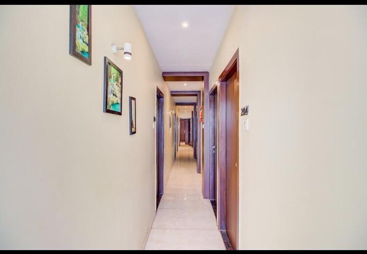 Hotel Emerald Near T2 International Airport Mumbai — Photos 3